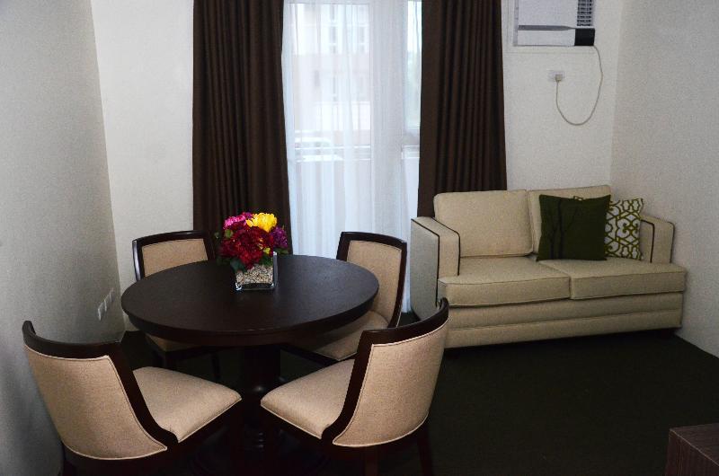 Stradella Hotel Cainta Buitenkant foto